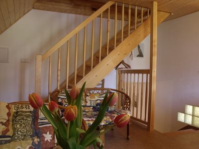 apartmán - schody z jídelny do podkroví